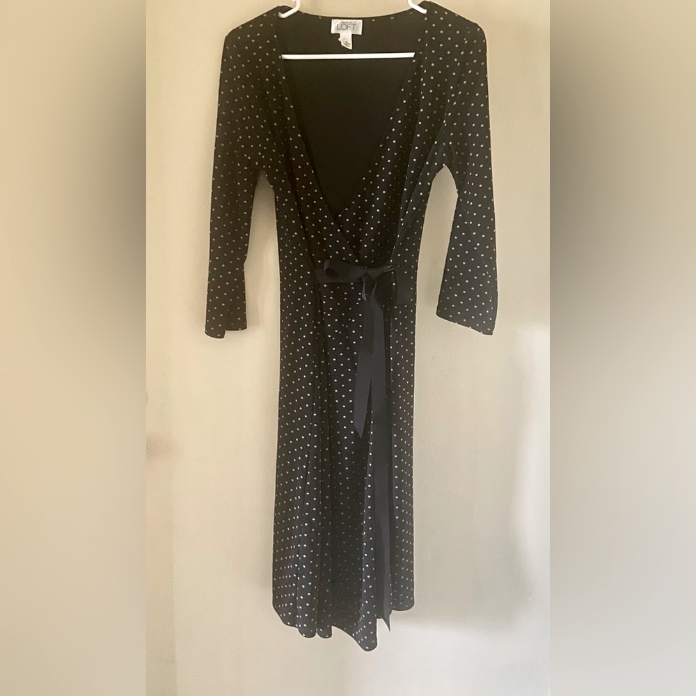 Ladies Loft classy dress. Size 10 Like new